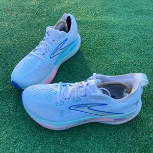 BROOKS GLYCERIN GTS 22 - Women’s Running Shoes - SIZE 9